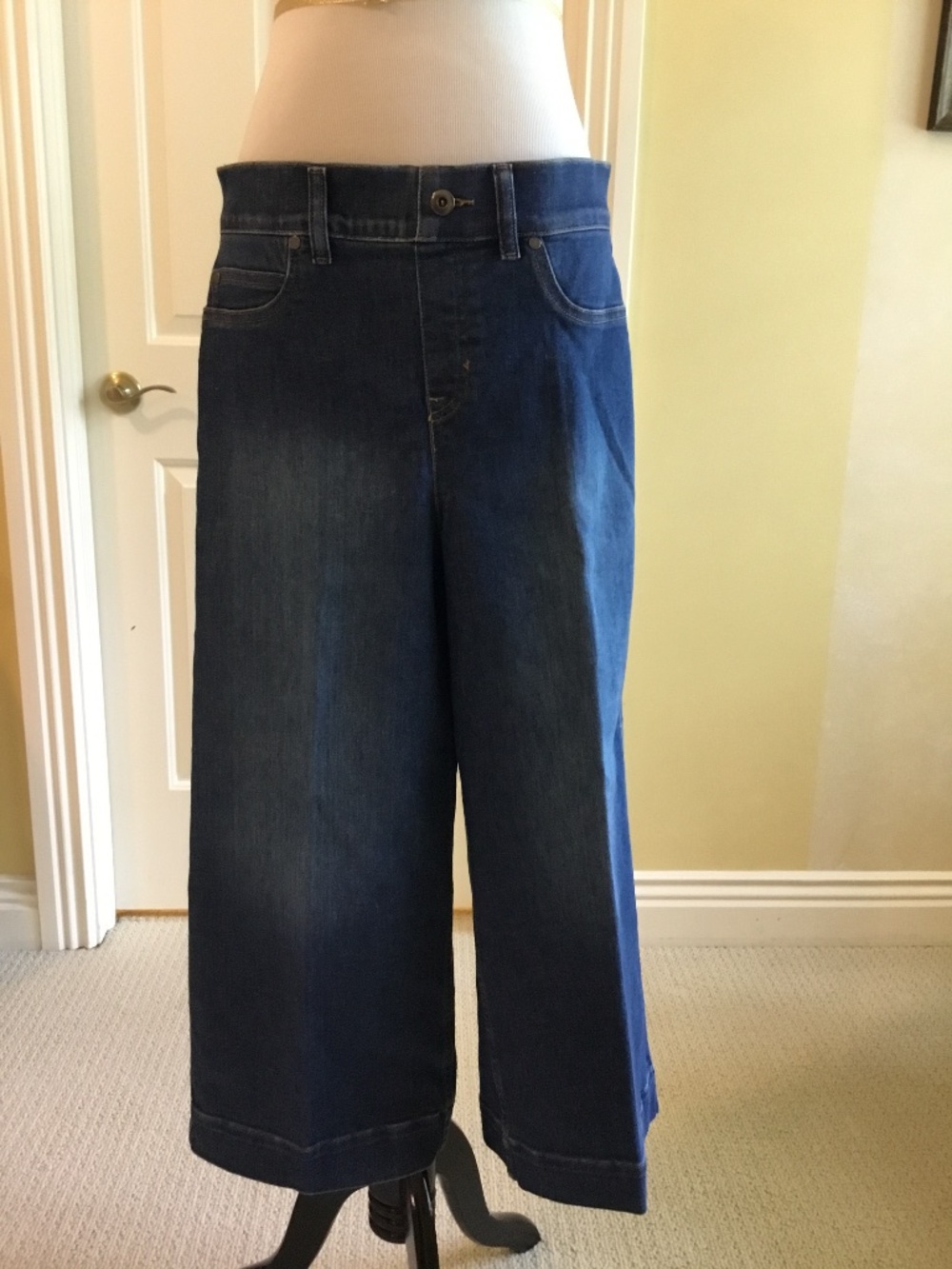 SPANX Cropped Wide-Leg Jeans – Dark Wash – NWTl